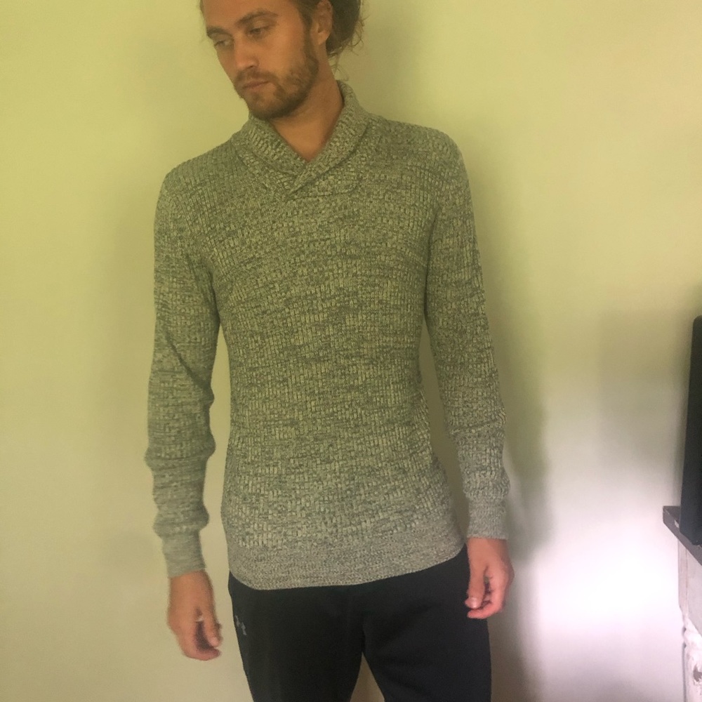 Form fitting sweater